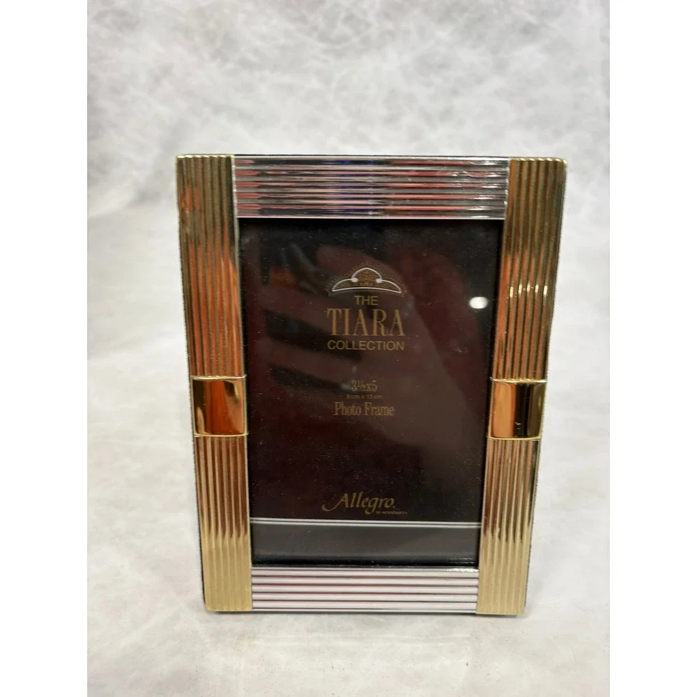 The Tiara Collection‎ Allegro Gold Silver Two Tone Ribbed 3.5x5 Photo Frame